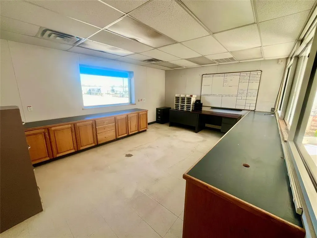 Photo 5 — 2802 W 7th Street, Elk City, OK 73644