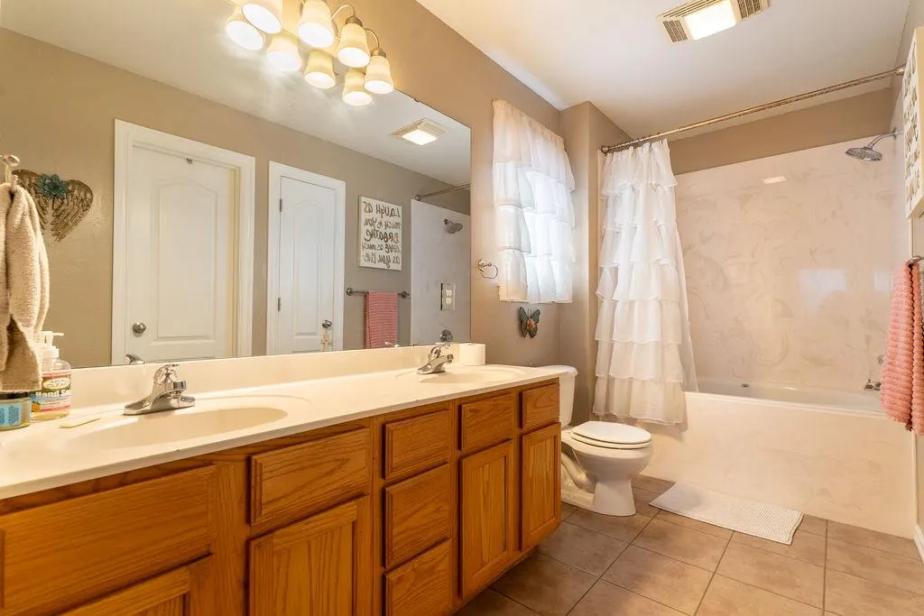 Photo 18 — 211 Granite Wash Street, Clinton, OK 73601
