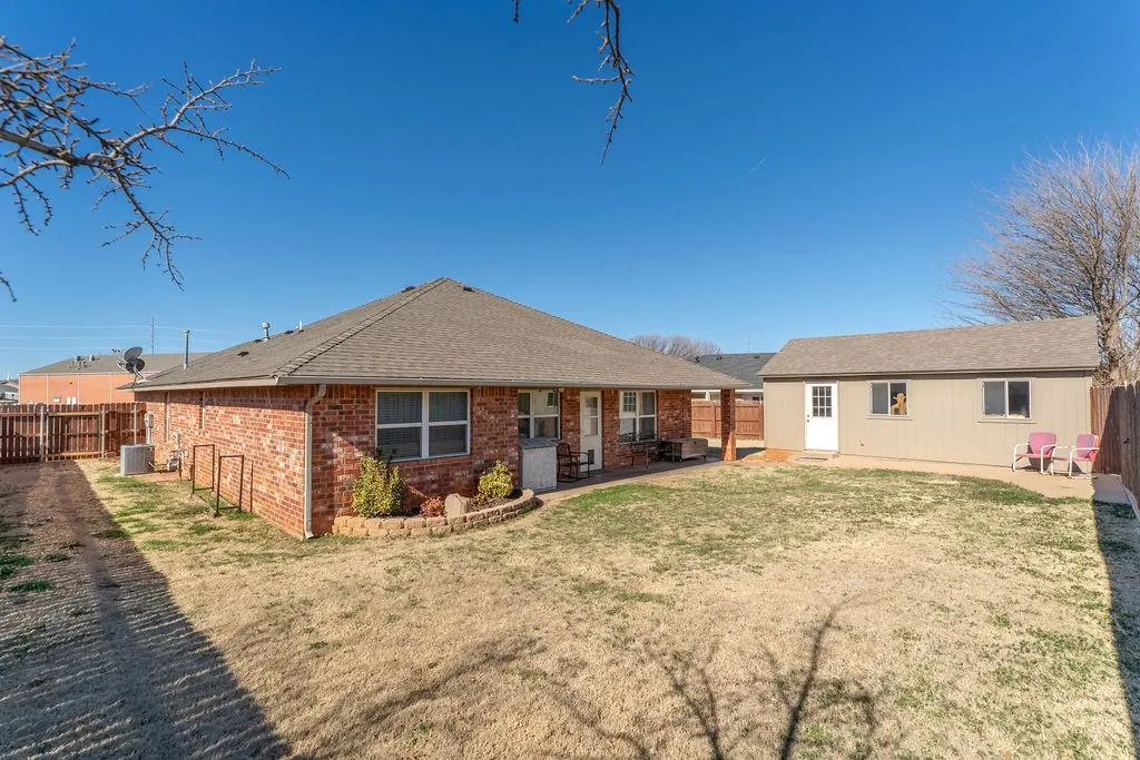 Photo 31 — 211 Granite Wash Street, Clinton, OK 73601