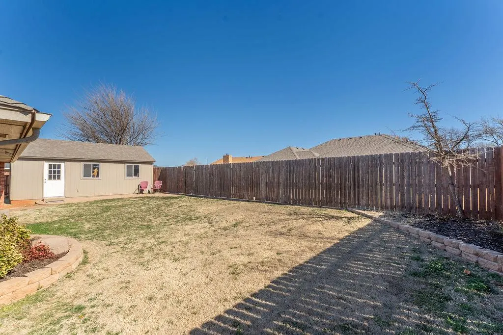 Photo 32 — 211 Granite Wash Street, Clinton, OK 73601