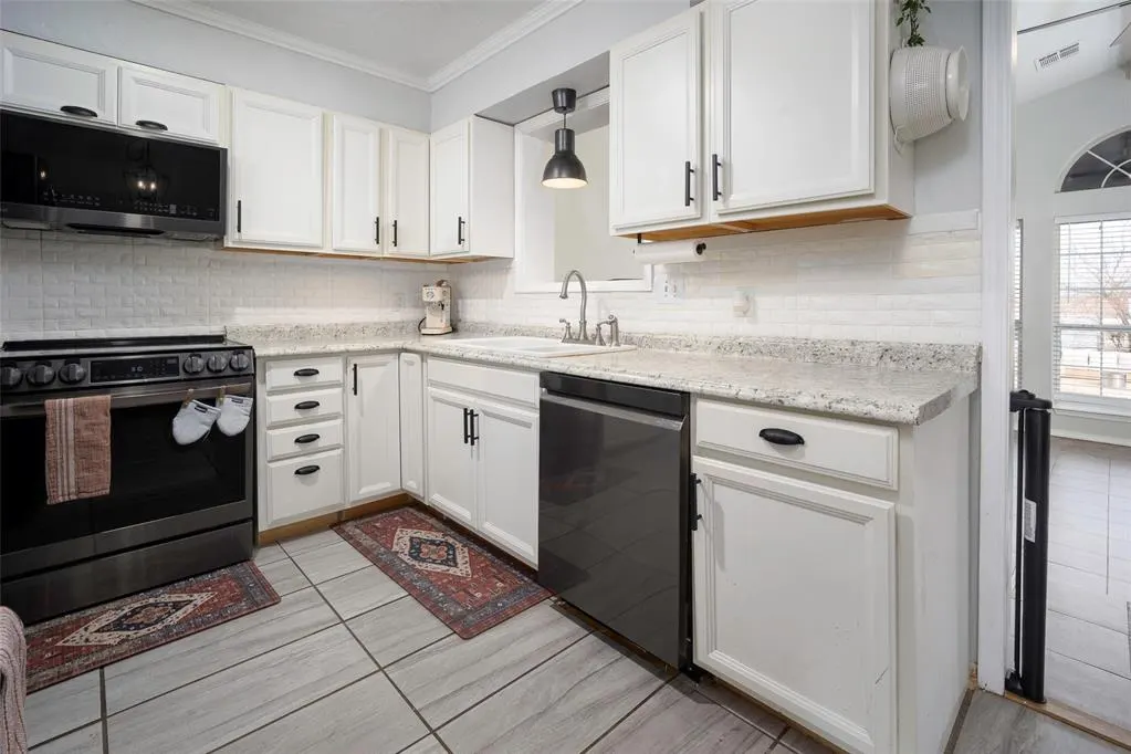Photo 3 — 3160 Clarke Street, Choctaw, OK 73020
