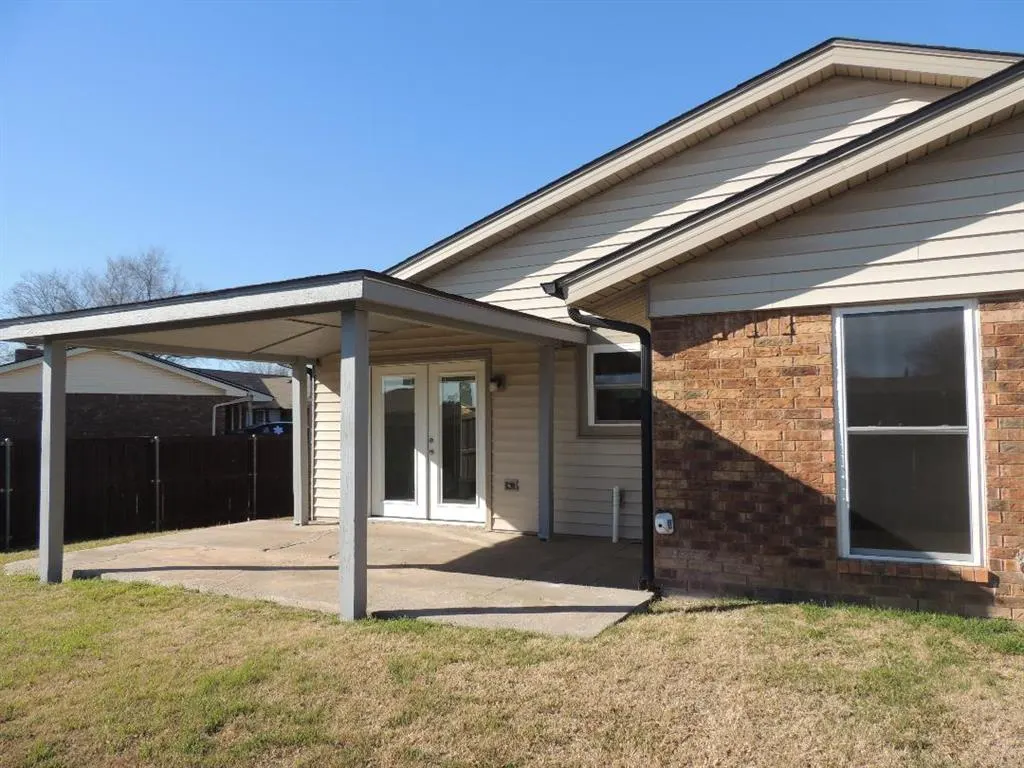 Photo 3 — 6801 SW Fenwick Avenue, Lawton, OK 73505