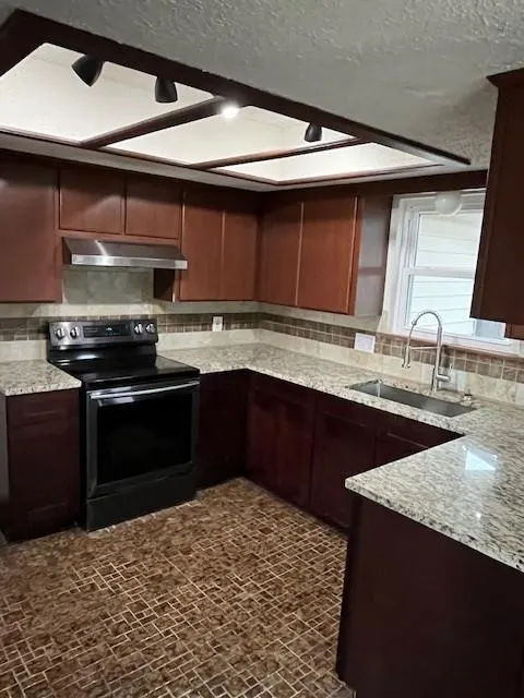 Photo 12 — 6801 SW Fenwick Avenue, Lawton, OK 73505