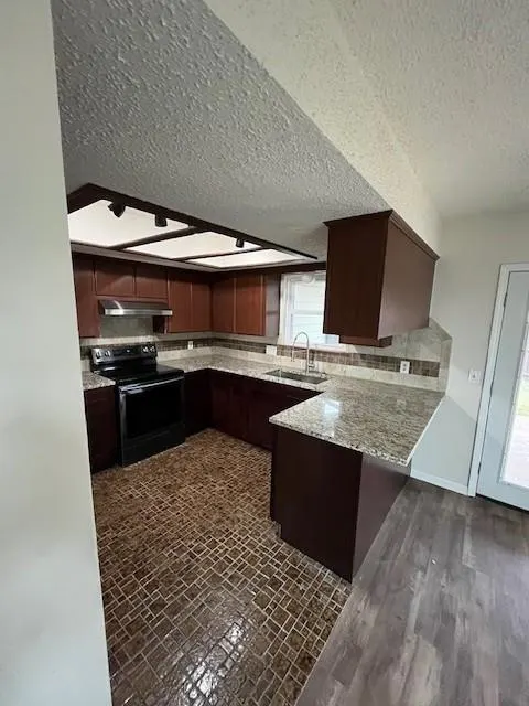 Photo 13 — 6801 SW Fenwick Avenue, Lawton, OK 73505
