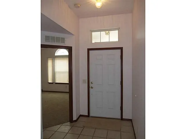 Photo 2 — 1908 Frost Lane, Norman, OK 73071
