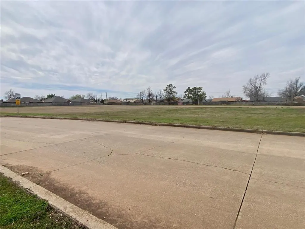 Front exterior — 2411 W Country Club Road, Chickasha, OK 73018