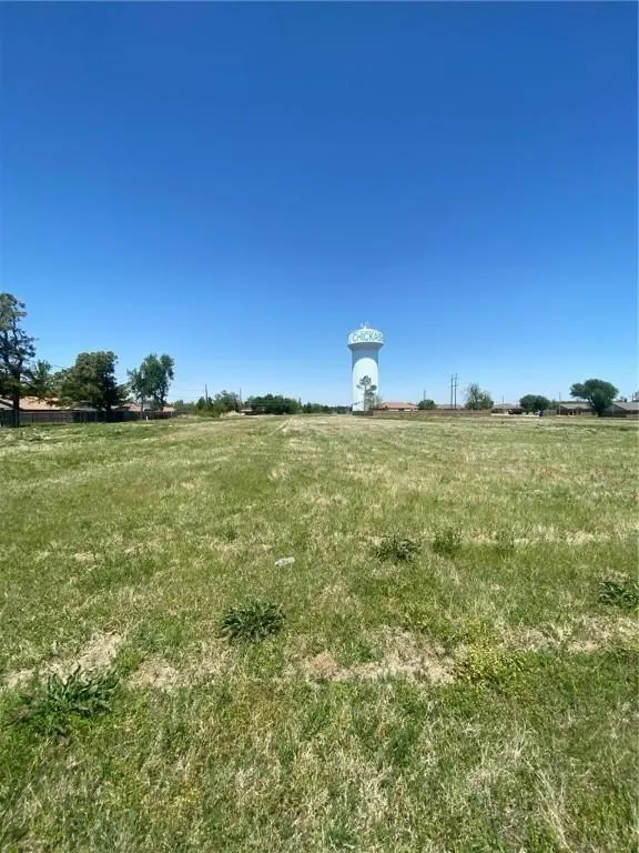 Photo 2 — 2411 W Country Club Road, Chickasha, OK 73018