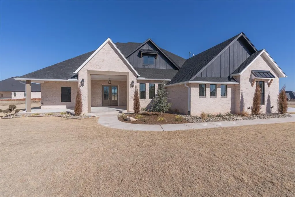 Front exterior — 4609 SE 37th Street, Moore, OK 73165