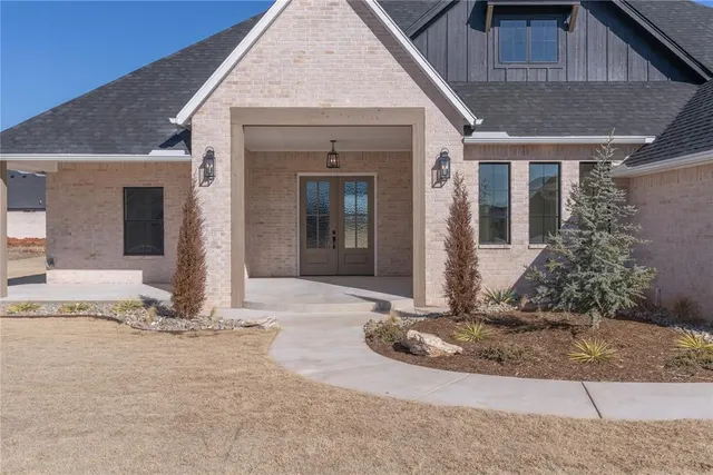 Photo 3 — 4609 SE 37th Street, Moore, OK 73165