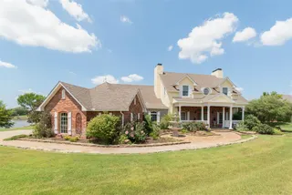 Sold home at 2720 Long Lake Place