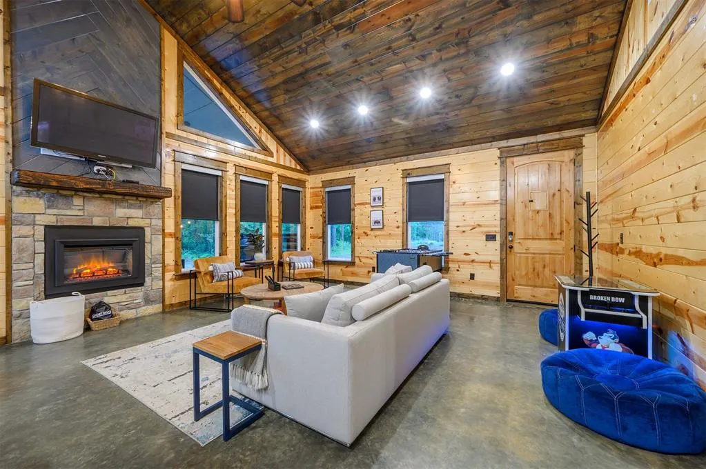 Photo 6 — 100 Carter Creek Lane, Broken Bow, OK 74728