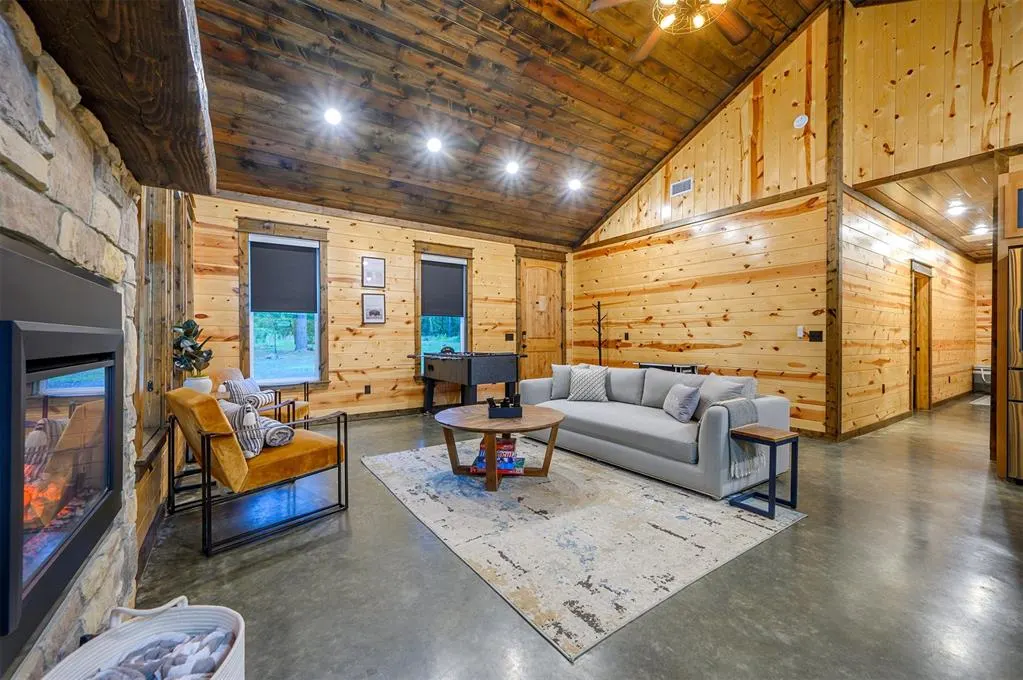 Photo 8 — 100 Carter Creek Lane, Broken Bow, OK 74728