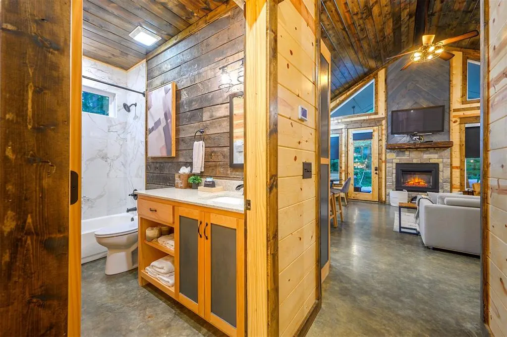 Photo 11 — 100 Carter Creek Lane, Broken Bow, OK 74728