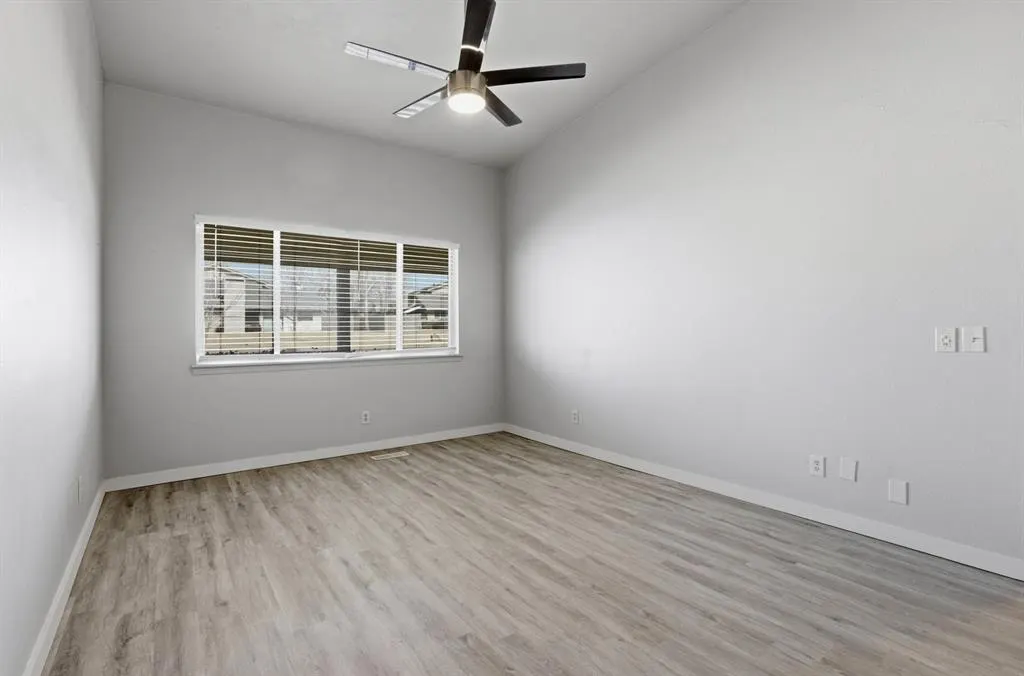 Photo 14 — 5800 Hefner Village Circle, Oklahoma City, OK 73162