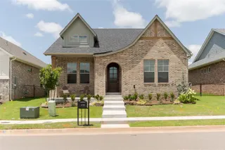 Sold home at 1725 Parkwood Avenue