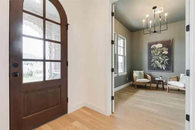 Photo 3 — 1725 Parkwood Avenue, Edmond, OK 73034