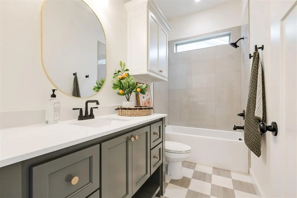 Photo 6 — 1725 Parkwood Avenue, Edmond, OK 73034