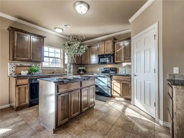 Photo 3 — 4900 NW 154th Street, Edmond, OK 73013