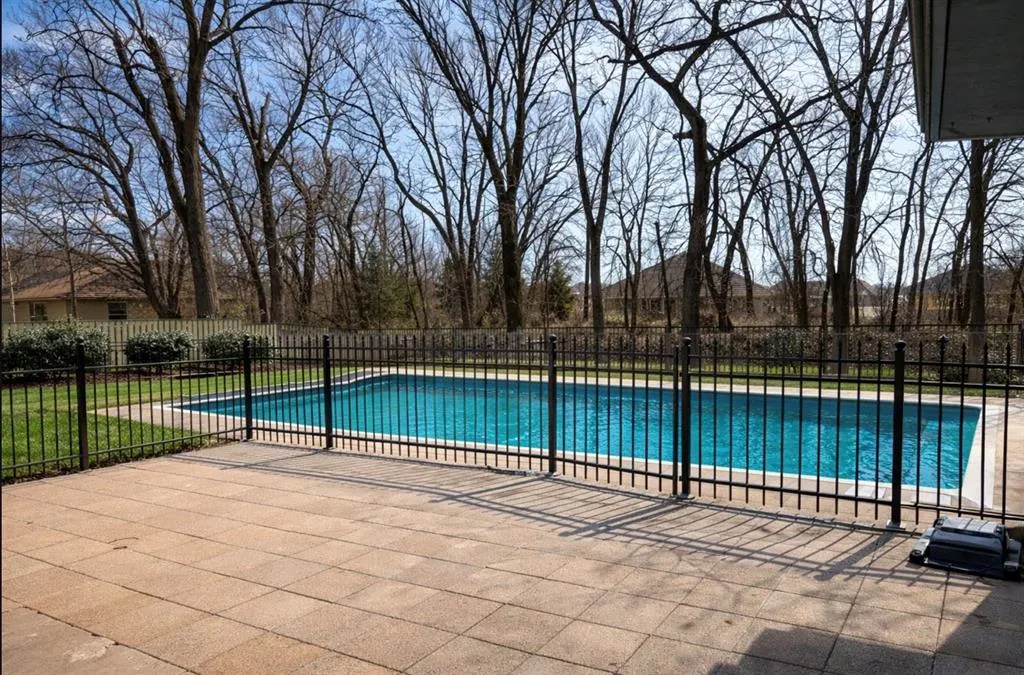 Photo 2 — 47 Serenada Lane, Shawnee, OK 74804