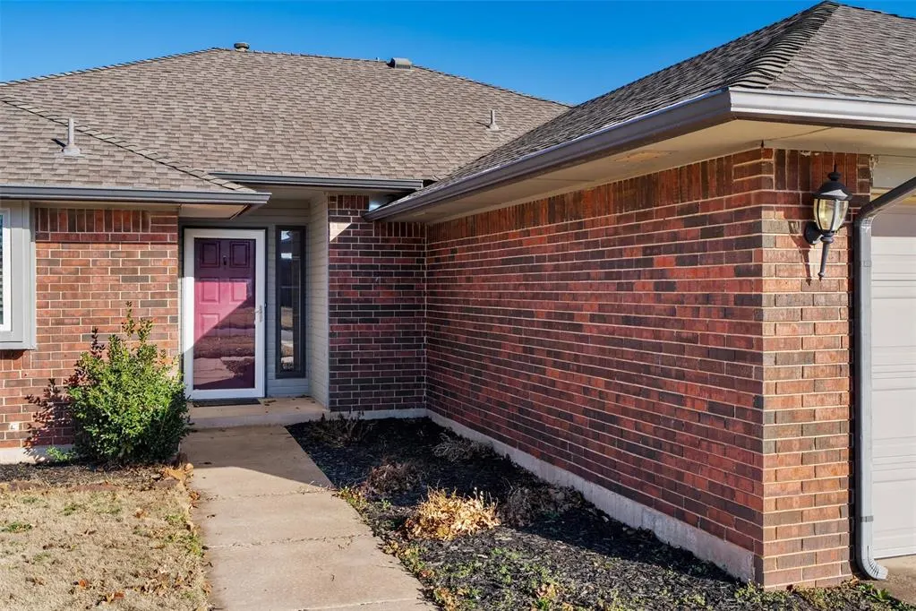 Photo 2 — 11516 Walters Avenue, Oklahoma City, OK 73162