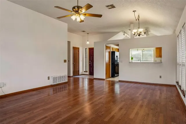 Photo 5 — 11516 Walters Avenue, Oklahoma City, OK 73162