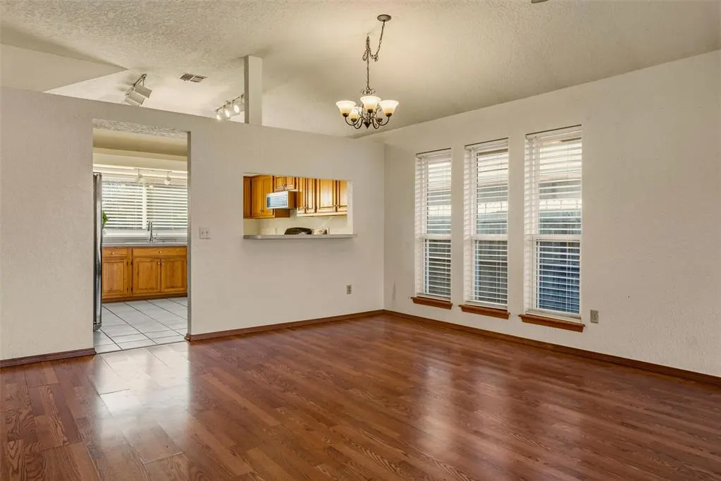 Photo 6 — 11516 Walters Avenue, Oklahoma City, OK 73162