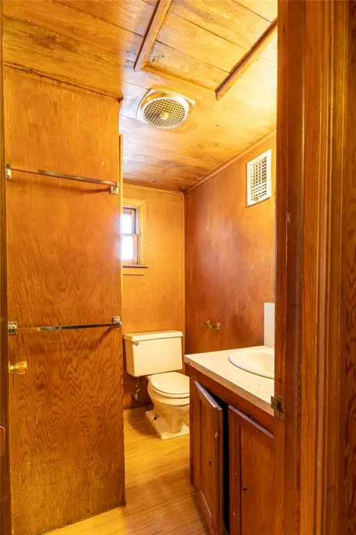 Photo 9 — 1037 NW 100th Street, Oklahoma City, OK 73114