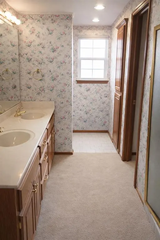Photo 4 — 9216 Lakecrest Drive, Oklahoma City, OK 73159