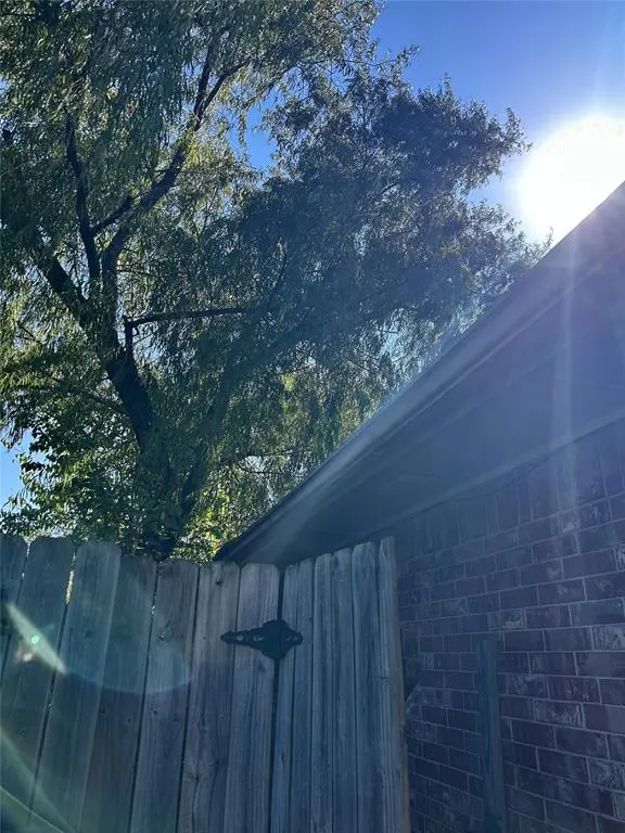 Photo 13 — 9216 Lakecrest Drive, Oklahoma City, OK 73159
