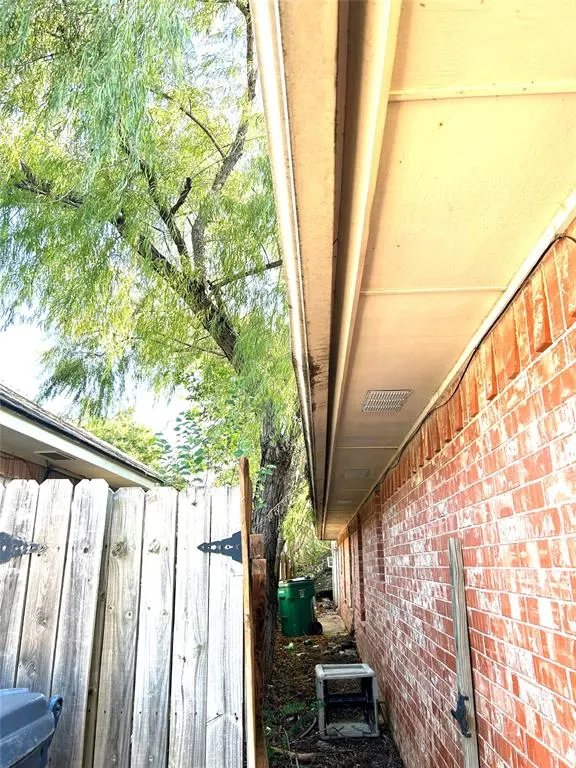 Photo 14 — 9216 Lakecrest Drive, Oklahoma City, OK 73159