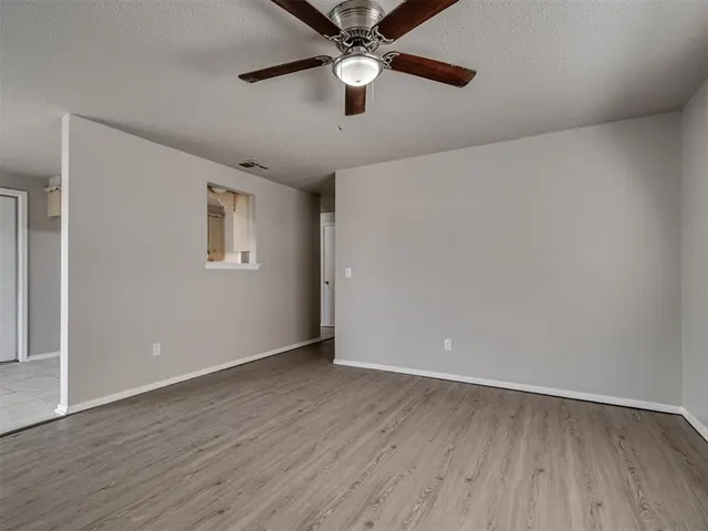 Photo 3 — 1525 McGregor Drive, Midwest City, OK 73130