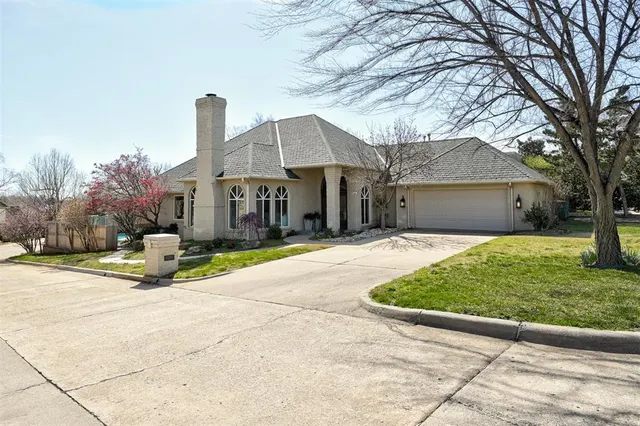 Photo 2 — 6216 Harden Drive, Oklahoma City, OK 73118