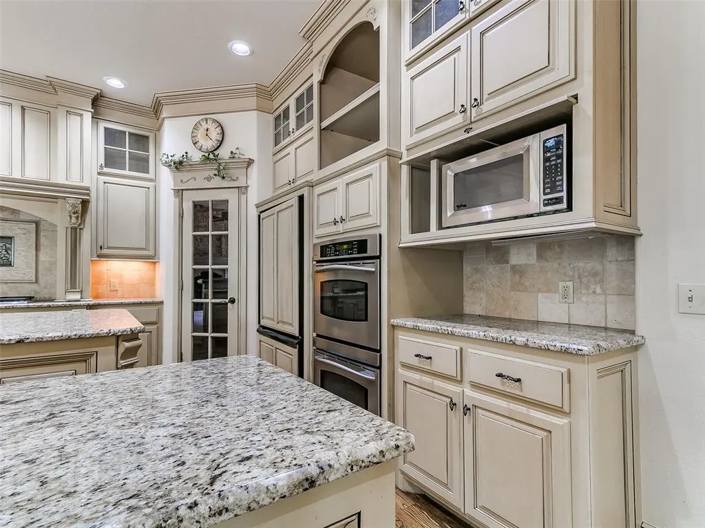 Photo 12 — 400 Autumnwood Court, Edmond, OK 73003