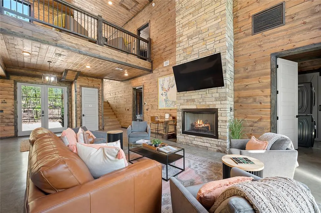 Photo 2 — 35 Jordan Way, Broken Bow, OK 74728