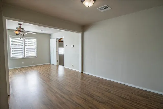 Photo 5 — 217 E Douglas Drive, Midwest City, OK 73110