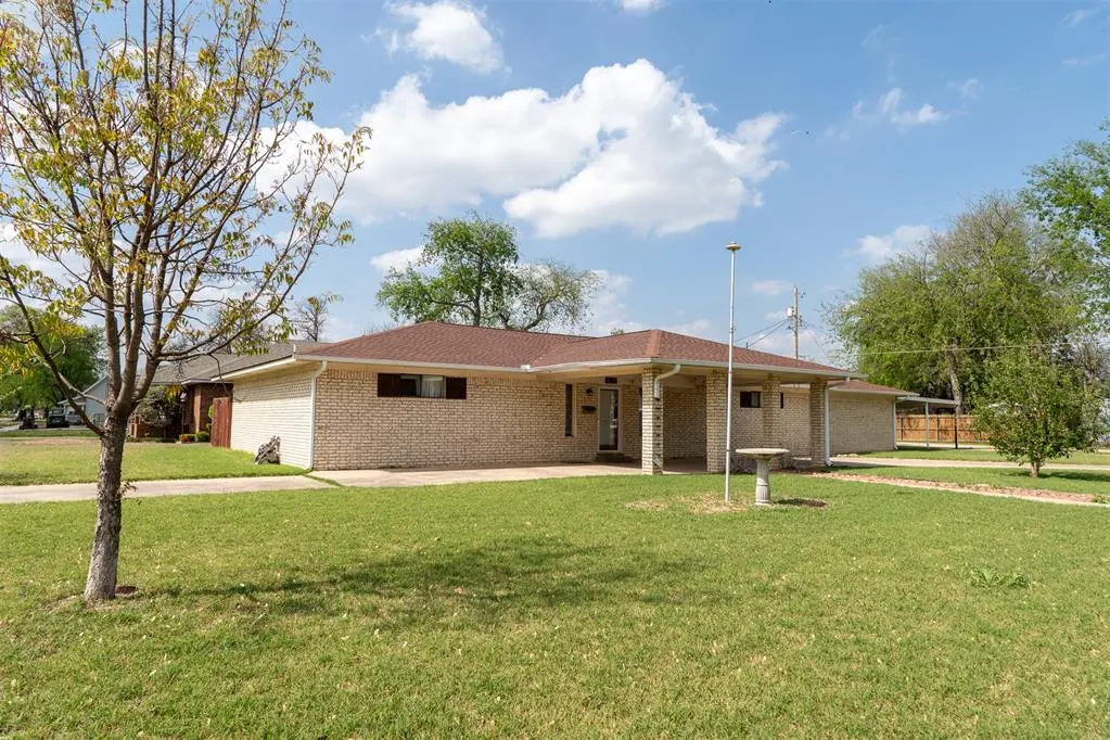 Photo 3 — 515 W Tennessee Avenue, Pauls Valley, OK 73075