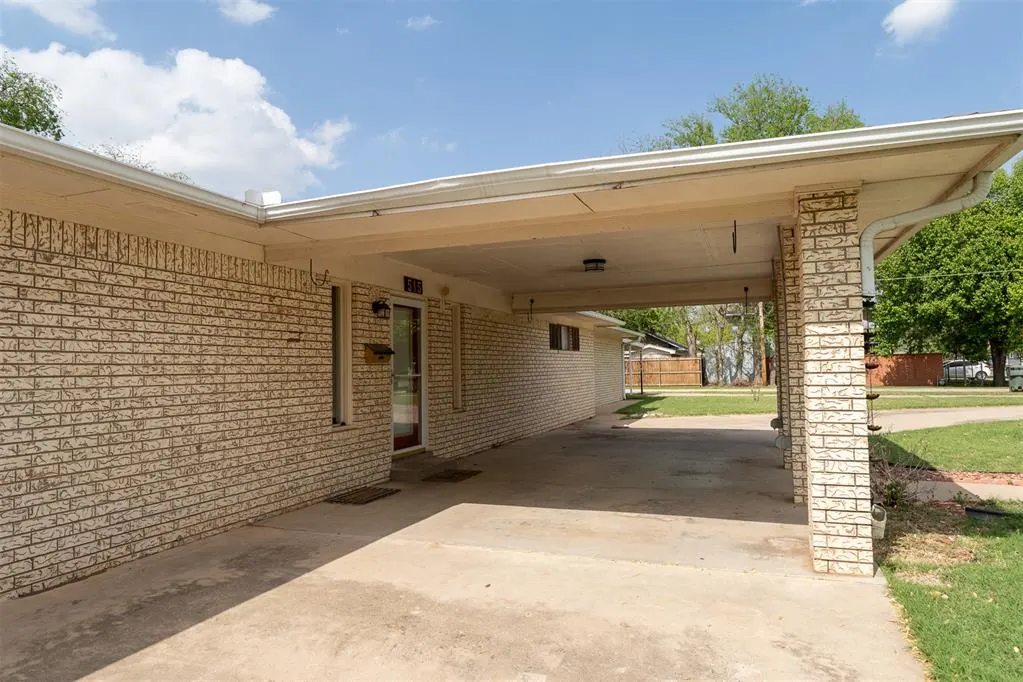 Photo 4 — 515 W Tennessee Avenue, Pauls Valley, OK 73075