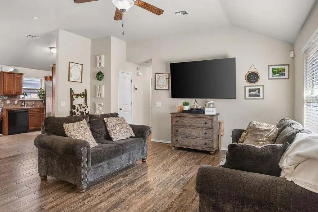 Photo 5 — 5614 Marblewood Drive, Oklahoma City, OK 73179