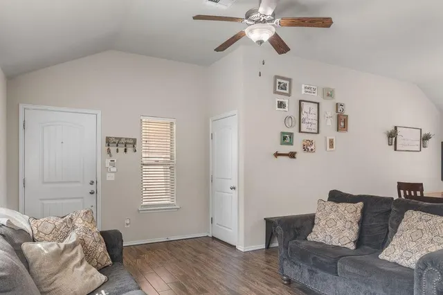 Photo 6 — 5614 Marblewood Drive, Oklahoma City, OK 73179
