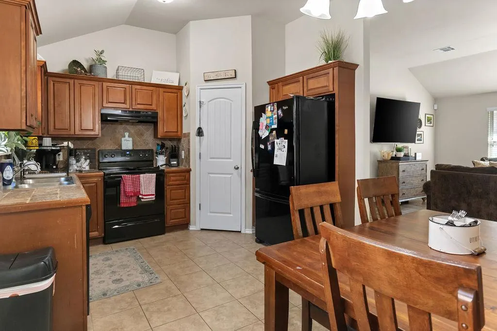 Photo 13 — 5614 Marblewood Drive, Oklahoma City, OK 73179