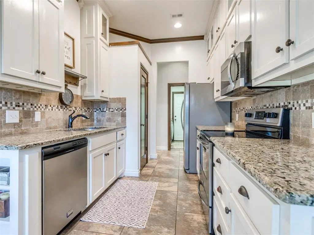 Photo 12 — 10128 NE 4th Street, Midwest City, OK 73130