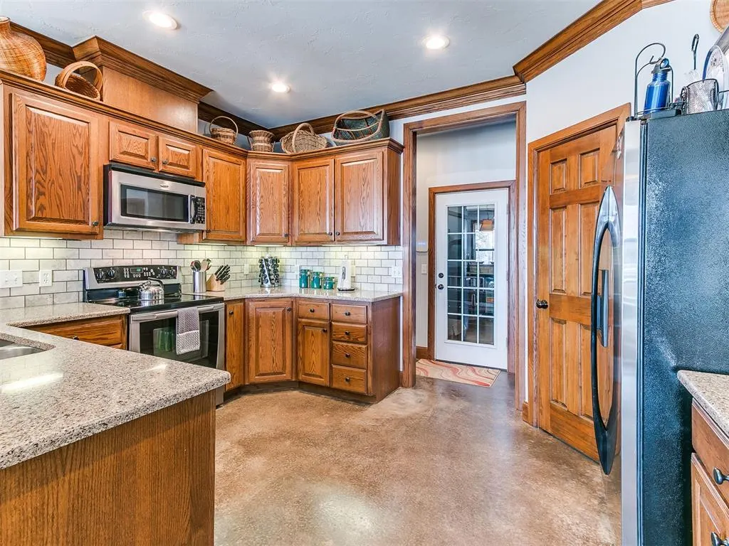 Photo 17 — 46 W Shore Drive, Arcadia, OK 73007