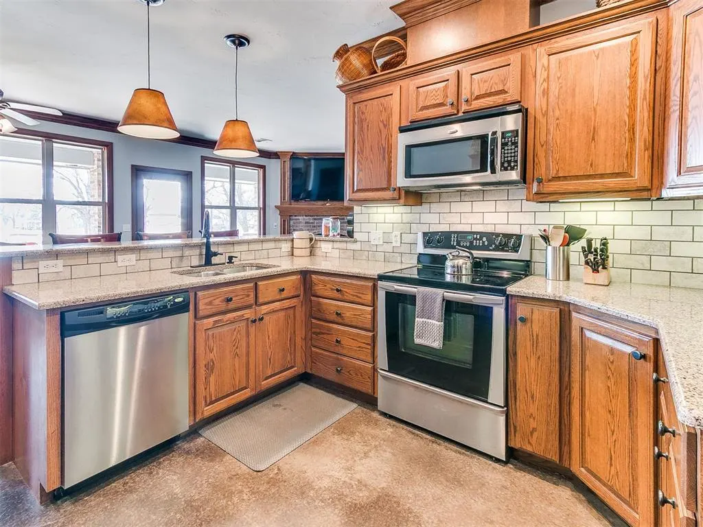 Photo 18 — 46 W Shore Drive, Arcadia, OK 73007