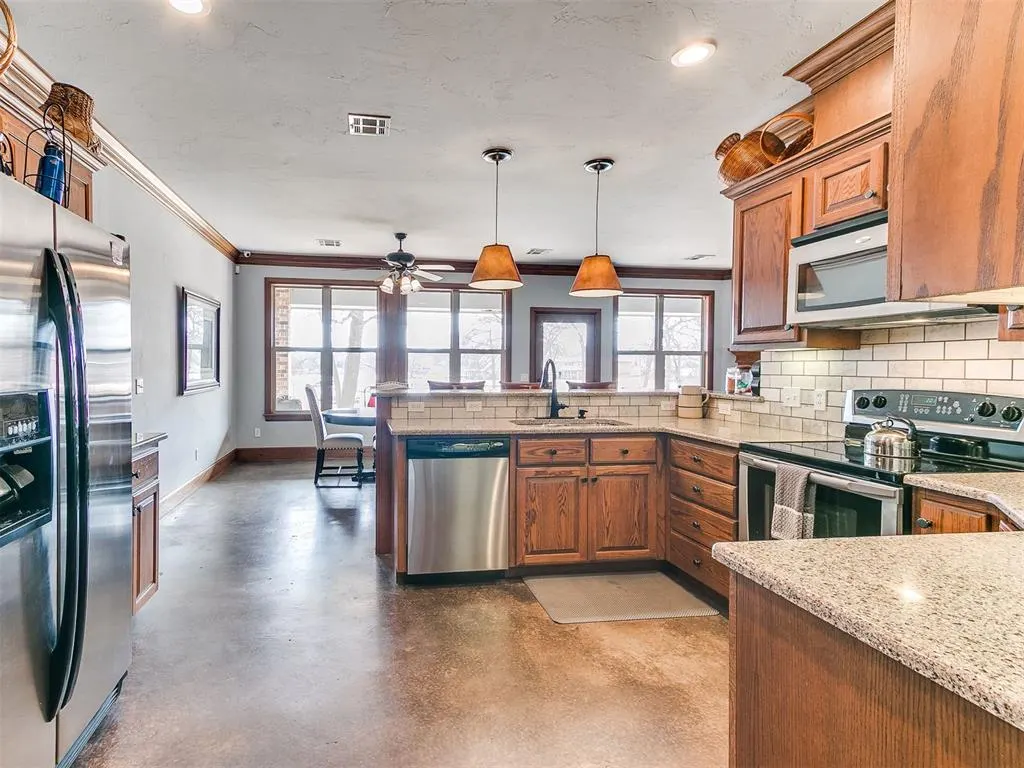 Photo 19 — 46 W Shore Drive, Arcadia, OK 73007