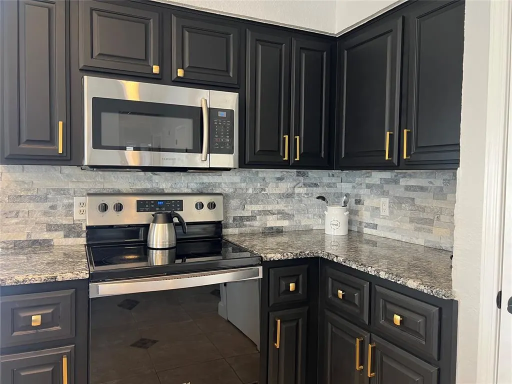 Photo 22 — 1330 HILL CROSS Court, Oklahoma City, OK 73159