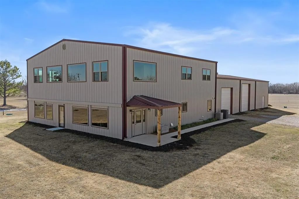 Photo 2 — 6222 SE 36th Avenue, Purcell, OK 73080