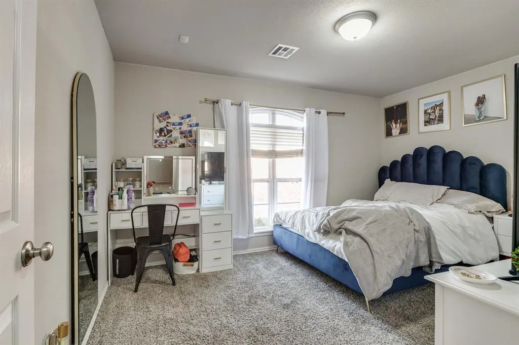 Photo 11 — 601 SW 38th Place, Moore, OK 73160