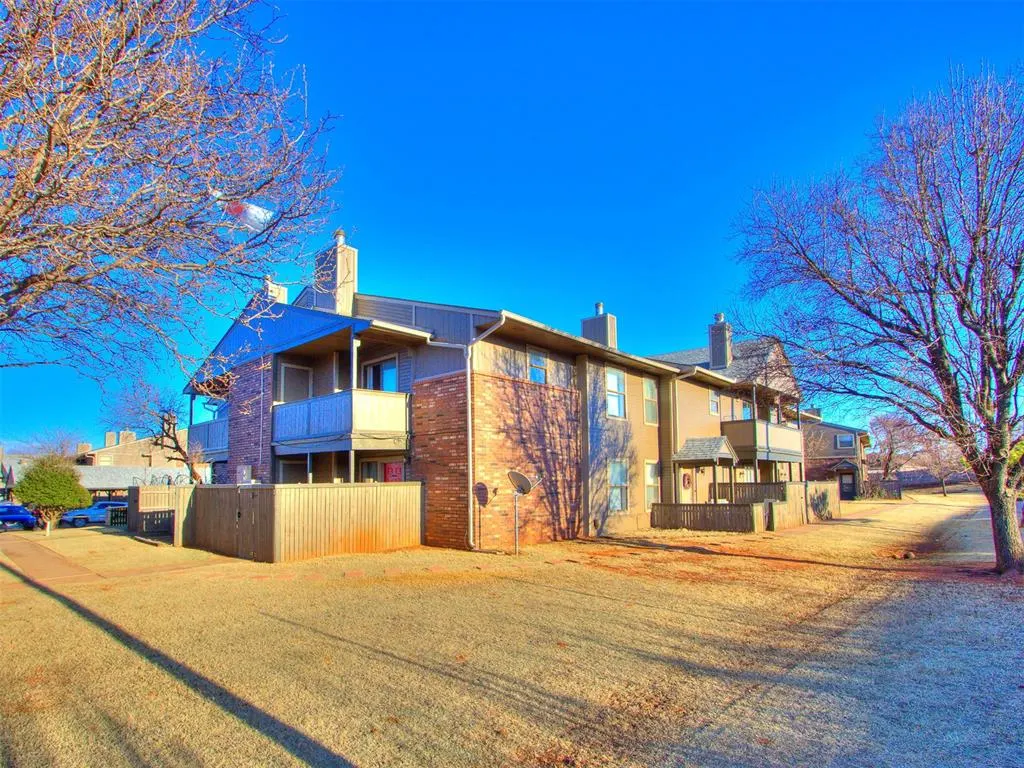 Front exterior — 11413 Springhollow Road 707, Oklahoma City, OK 73120