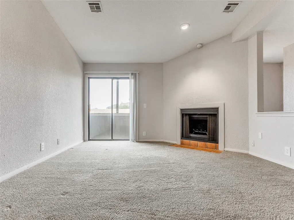 Photo 2 — 11413 Springhollow Road 707, Oklahoma City, OK 73120