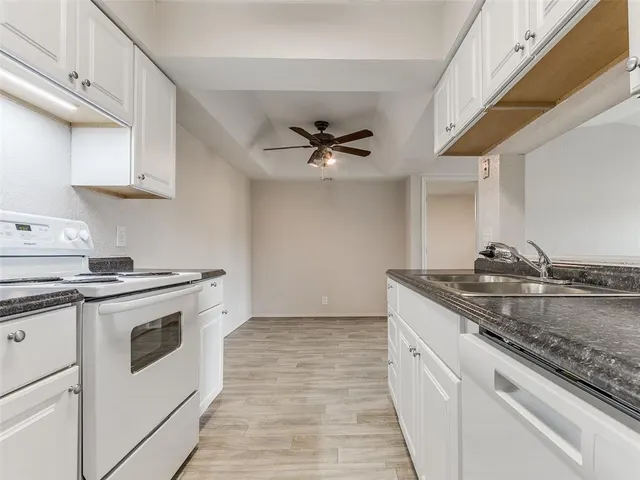 Photo 3 — 11413 Springhollow Road 707, Oklahoma City, OK 73120